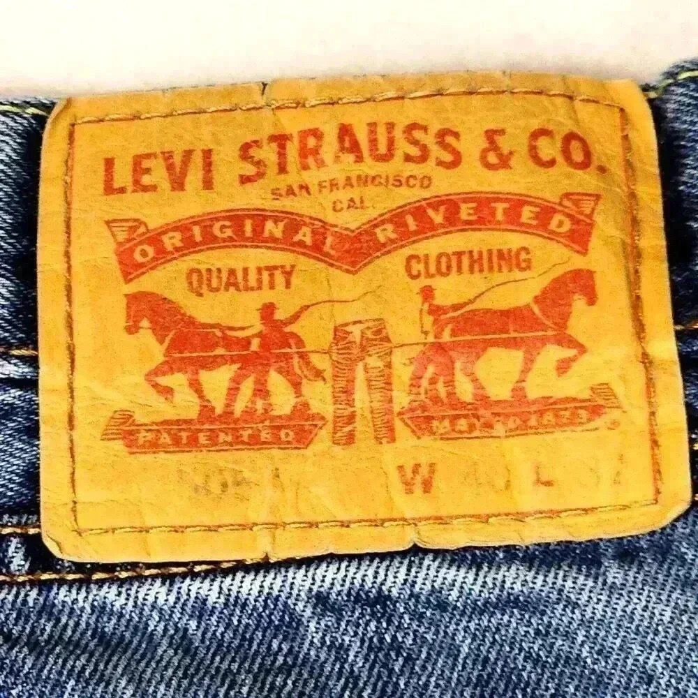Levi's 505 Regular Fit Mens Denim Jeans 40x32 Straight Leg Classic Zip Fly Blue‎ - Picture 4 of 16